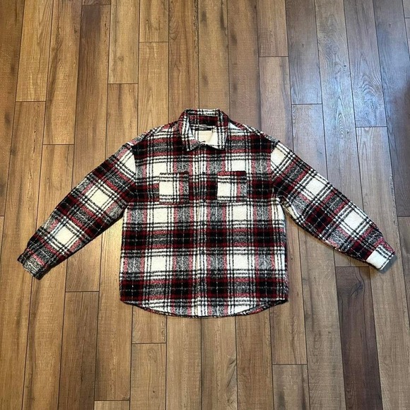 Fashion‎ nova red black white mohair style flannel button up size large - Picture 1 of 6